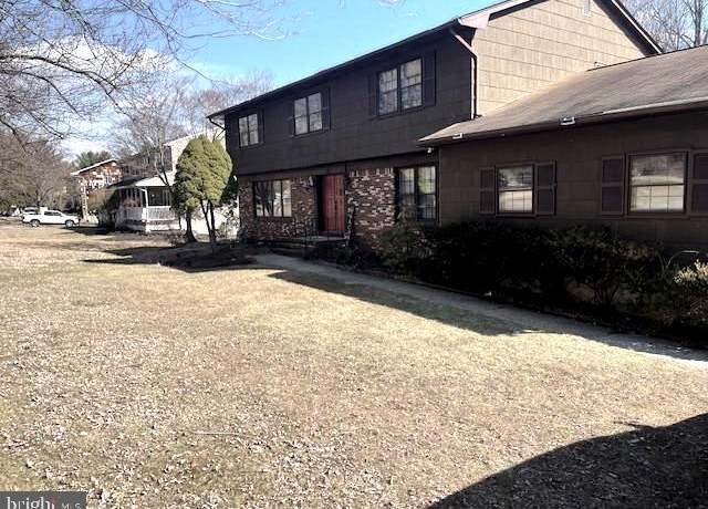 Property at 59 Willis Dr, Ewing, NJ 08628, 5 beds, 2.5 baths