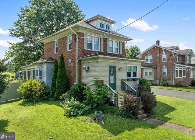 Property at 4027 Bethlehem Pike, Telford, PA 18969, 2 beds, 1.5 baths