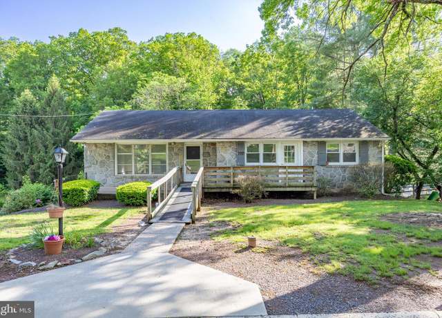 Property at 992 E Valley Rd, Pottstown, PA 19464, 4 beds, 1.5 baths