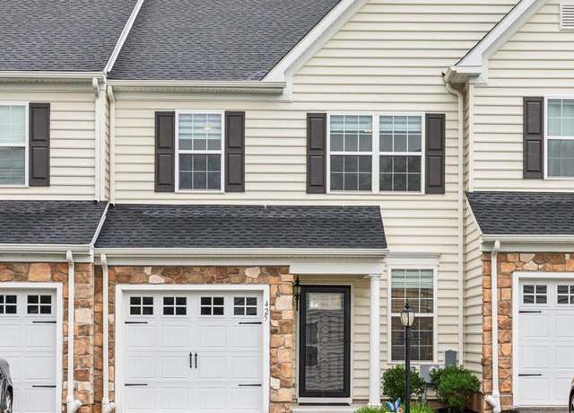 Property at 425 Cherry Blossom, Norristown, PA 19403, 3 beds, 2.5 baths