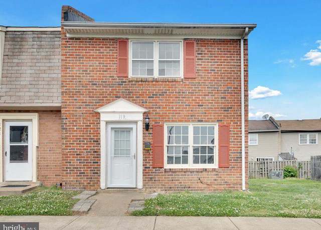 Property at 119 Hickok Cir, Fredericksburg, VA 22401, 2 beds, 1.5 baths