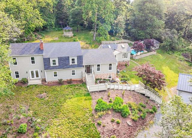 Property at 18966 Guinea Bridge Rd, Purcellville, VA 20132, 4 beds, 4 baths