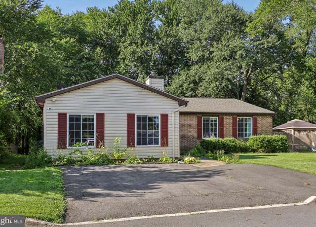 Property at 10235 Foxborough Ct, Manassas, VA 20110, 4 beds, 3 baths