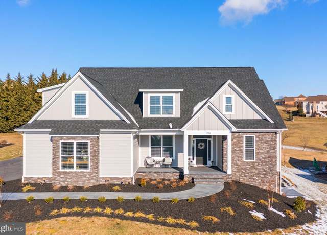 Property at 286 Claremont Ave, Harrisonburg, VA 22801, 6 beds, 4.5 baths