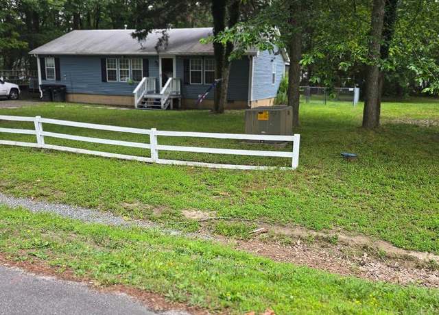 Property at 2800 Wakefield St, Colonial Beach, VA 22443, 3 beds, 2 baths