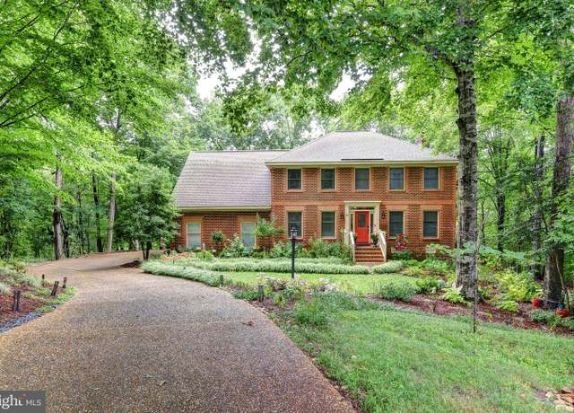 Property at 104 Tudor, Williamsburg, VA 23185, 3 beds, 3 baths