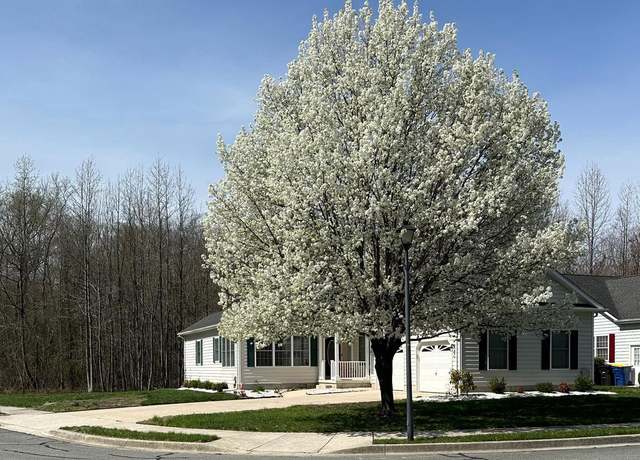 Property at 130 Maple Glen Dr, Dover, DE 19904, 3 beds, 2 baths