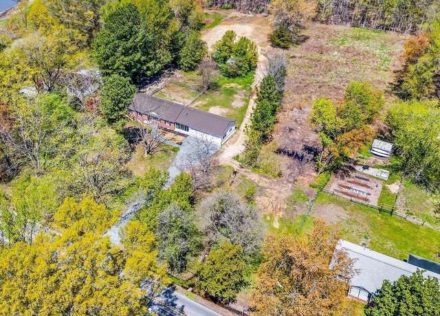 Property at 2475 W Denneys Rd, Dover, DE 19904, 4 beds, 2 baths