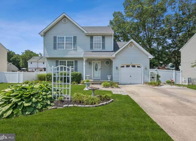 Property at 59 Country Club Rd, Pine Hill, NJ 08021, 3 beds, 1.5 baths