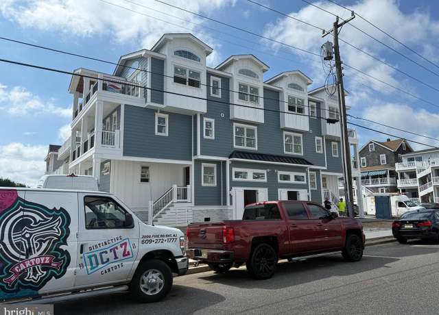 Property at 19 48th St Unit NORTH UNIT, Sea Isle City, NJ 08243, 5 beds, 4.5 baths