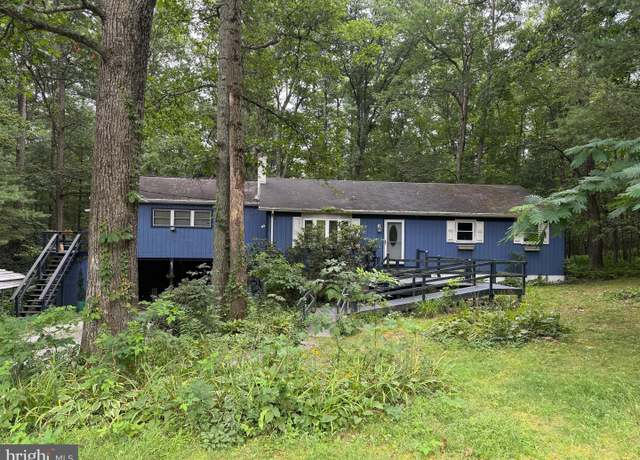 Property at 203 Pebble Ln, Biglerville, PA 17307, 3 beds, 2.5 baths