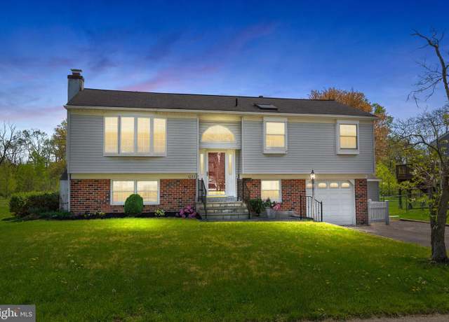 Property at 1023 Carousel Dr, Warminster, PA 18974, 4 beds, 2 baths