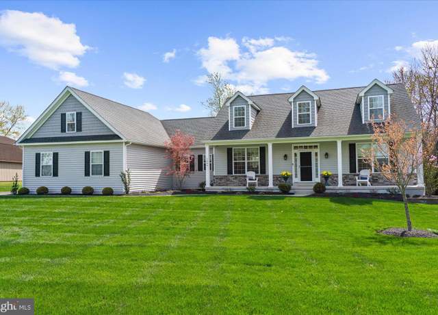 Property at 1009 E Creamery Rd, Perkasie, PA 18944, 6 beds, 3.5 baths