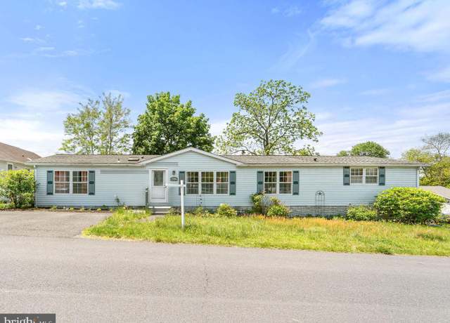 Property at 402 Fordhook, Doylestown, PA 18901, 3 beds, 2.5 baths