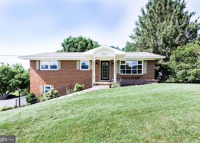 Property at 1539 Lake Shore Dr, Chambersburg, PA 17202, 3 beds, 1.5 baths