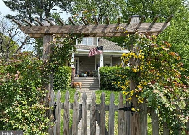 Property at 8201 Fort Hunt Rd, Alexandria, VA 22308, 3 beds, 2 baths