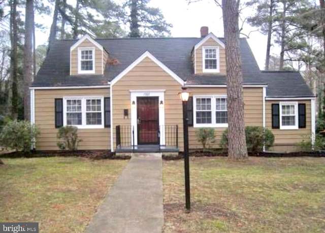 Property at 1767 East Blvd, Petersburg, VA 23805, 3 beds, 2 baths