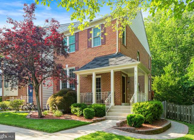 Property at 12153 Abbey Glen Ct, Woodbridge, VA 22192, 4 beds, 3.5 baths