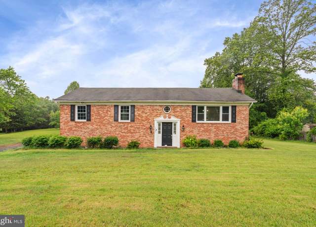 Property at 1585 Mountain View Rd, Stafford, VA 22554, 3 beds, 3 baths