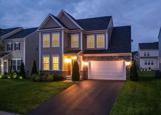 Property at 108 Station Ter W, Martinsburg, WV 25403, 4 beds, 3.5 baths