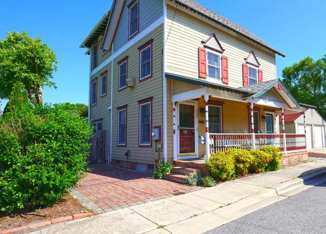 Property at 332 Chestnut St, Lewes, DE 19958, 3 beds, 2.5 baths