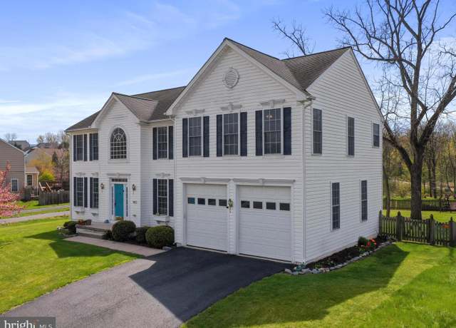 Property at 20622 Woodbridge Dr, Hagerstown, MD 21742, 5 beds, 2.5 baths