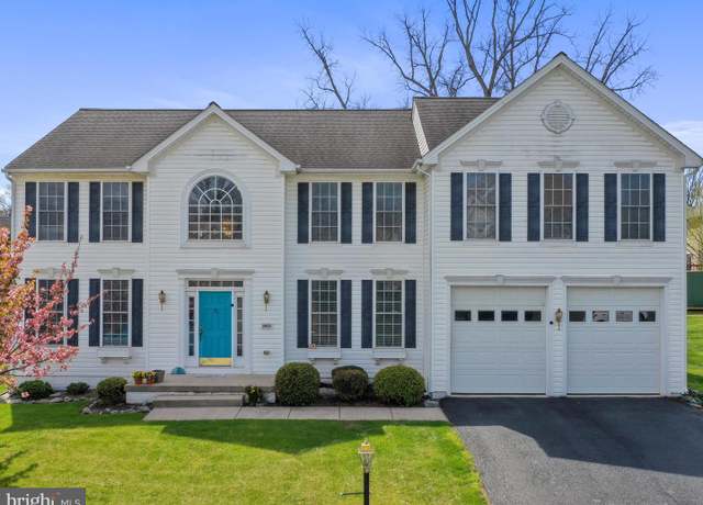 Property at 20622 Woodbridge Dr, Hagerstown, MD 21742, 5 beds, 2.5 baths