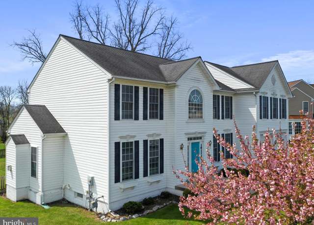 Property at 20622 Woodbridge Dr, Hagerstown, MD 21742, 5 beds, 2.5 baths