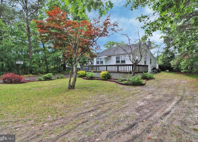 Property at 1151 Beechmont St, Toms River, NJ 08757, 2 beds, 1 bath