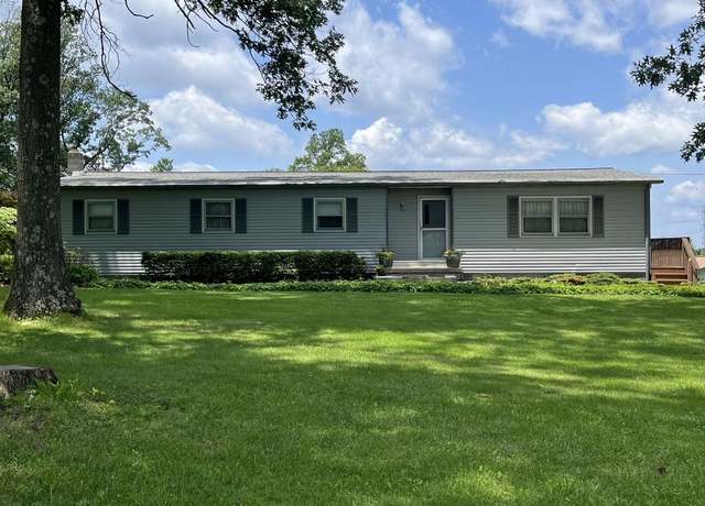 Property at 262 Walnuttown Rd, Fleetwood, PA 19522, 4 beds, 3 baths