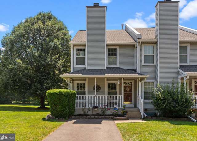 Property at 31 Violet Ln, Newtown, PA 18940, 3 beds, 2.5 baths