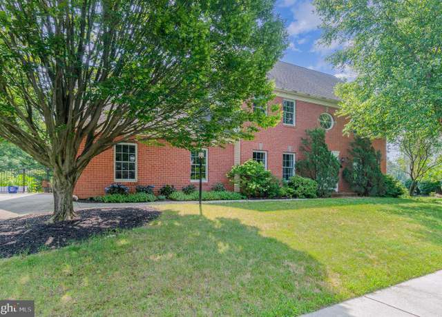 Property at 1218 Kings Cir, Mechanicsburg, PA 17050, 4 beds, 2.5 baths