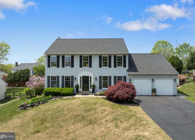 Property at 312 Heatherfield Dr, Souderton, PA 18964, 4 beds, 2.5 baths