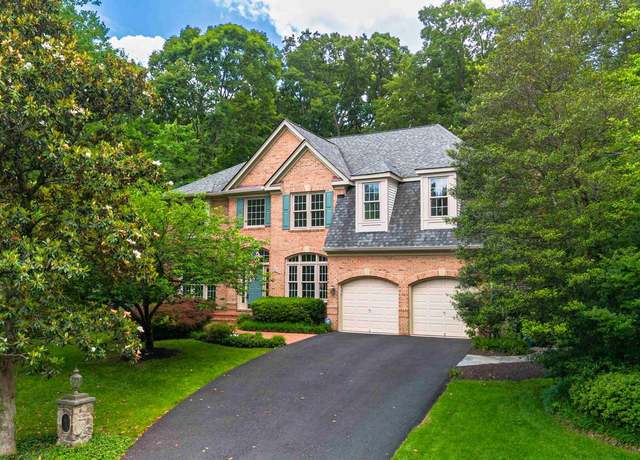 Property at 10323 Regency Station Dr, Fairfax Station, VA 22039, 4 beds, 4.5 baths