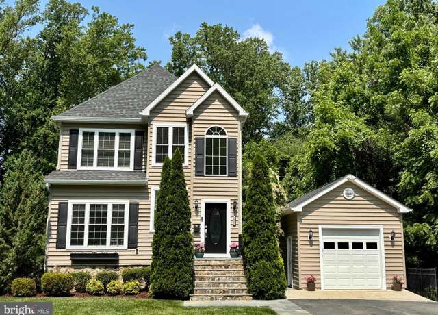 Property at 2862 Rosemary Ln, Falls Church, VA 22042, 4 beds, 3.5 baths