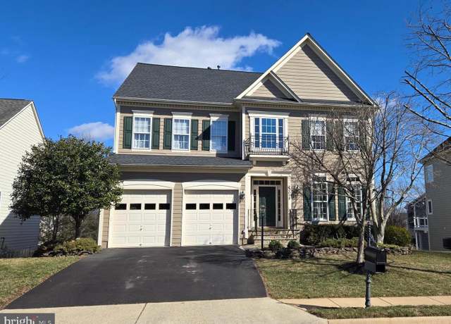 Property at 22018 Stone Hollow Dr, Broadlands, VA 20148, 4 beds, 3.5 baths