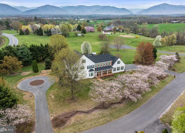 Property at 10625 Genefield Rd, Elkton, VA 22827, 4 beds, 3.5 baths