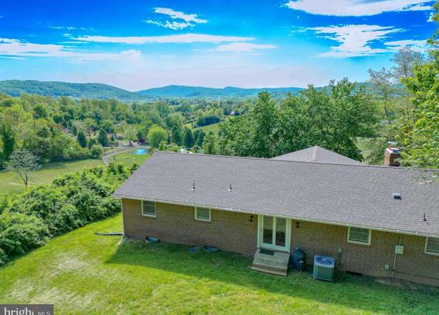 Property at 40 Antique Ln, Sperryville, VA 22740, 3 beds, 2 baths
