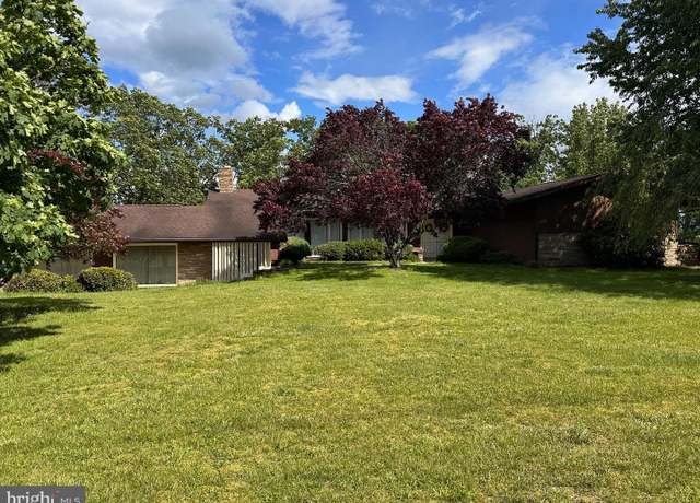 Property at 1103 Waugh Rd, Berkeley Springs, WV 25411, 4 beds, 2 baths