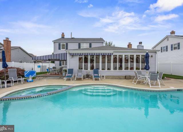 Property at 816 Cotswold Rd, Somerdale, NJ 08083, 4 beds, 1.5 baths