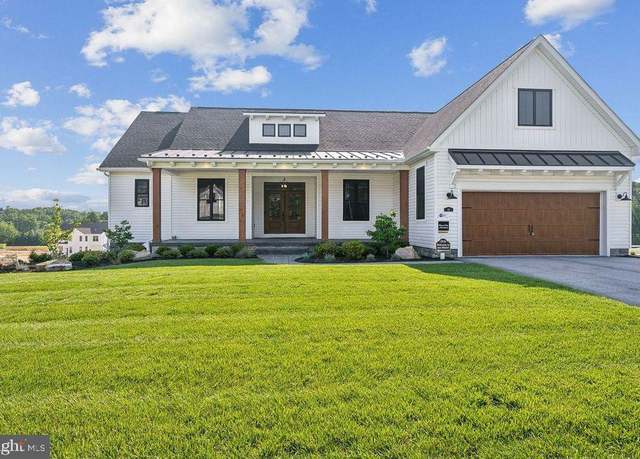 Property at 121 Flint Dr #59, Hanover, PA 17331, 3 beds, 2 baths