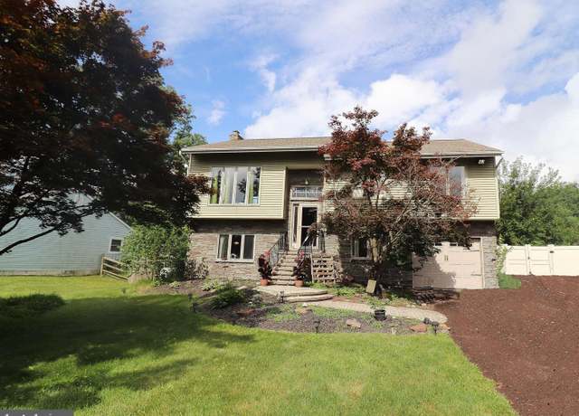 Property at 10 Blue Rock Dr, Sellersville, PA 18960, 3 beds, 3 baths