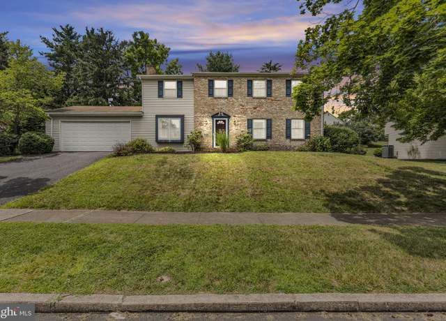 Property at 5242 Deerfield Ave, Mechanicsburg, PA 17050, 4 beds, 2.5 baths