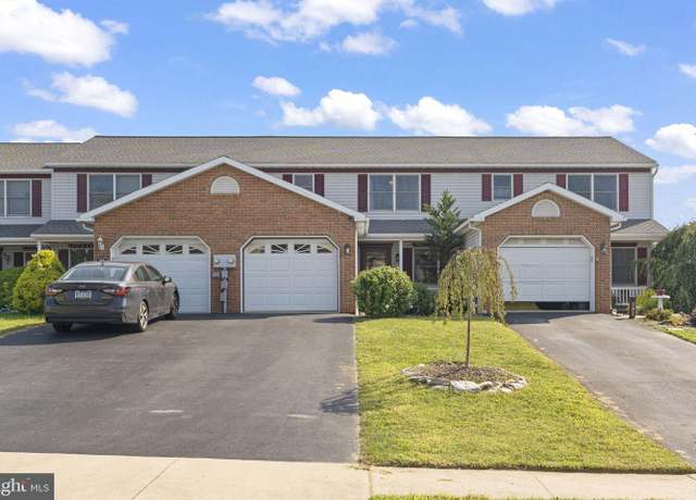 Property at 390 Acorn Cir, Lebanon, PA 17042, 3 beds, 2.5 baths