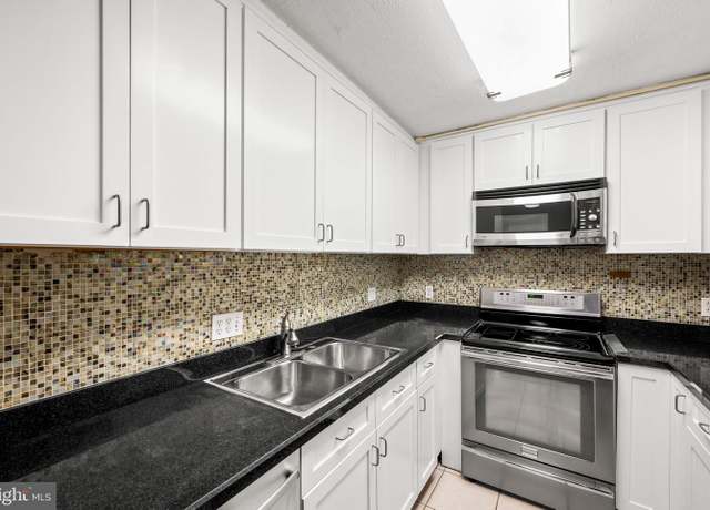 Property at 1420 Locust St Unit 32E, Philadelphia, PA 19102, 1 bed, 1 bath