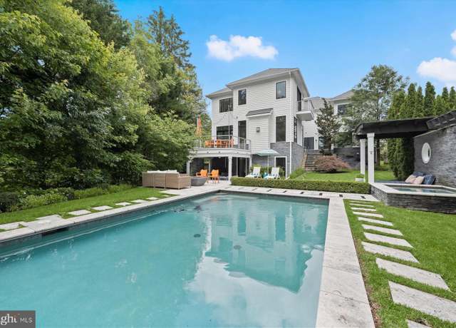Property at 4012 N Upland St, Arlington, VA 22207, 5 beds, 4.5 baths