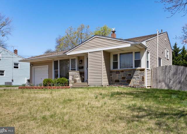 Property at 1608 S Bowling Green Dr, Cherry Hill, NJ 08003, 3 beds, 1.5 baths