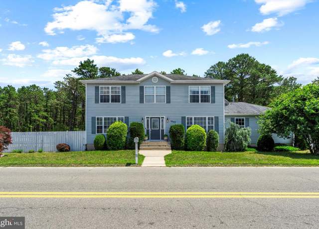 Property at 1527 Berkeley Ave, Beachwood, NJ 08722, 3 beds, 2.5 baths