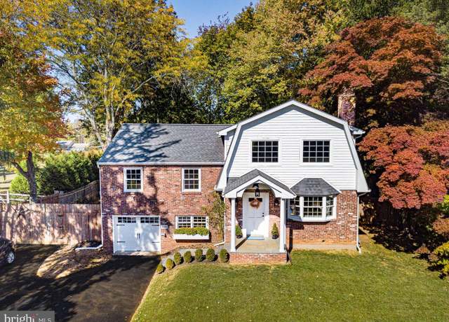 Property at 319 W Conestoga Rd, Devon, PA 19333, 4 beds, 3 baths