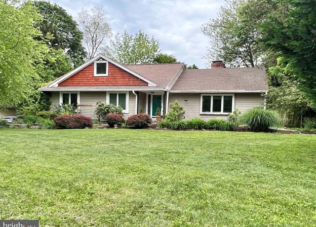 Property at 14 Greenhill Rd, West Chester, PA 19380, 4 beds, 3 baths